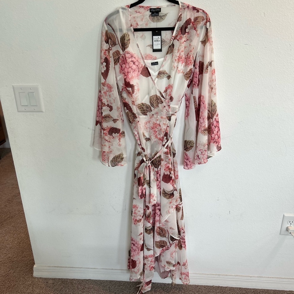 City Chic Women’s Wrap Maxi Floral 2 Piece   Dress Sheer Overlay

Size XS